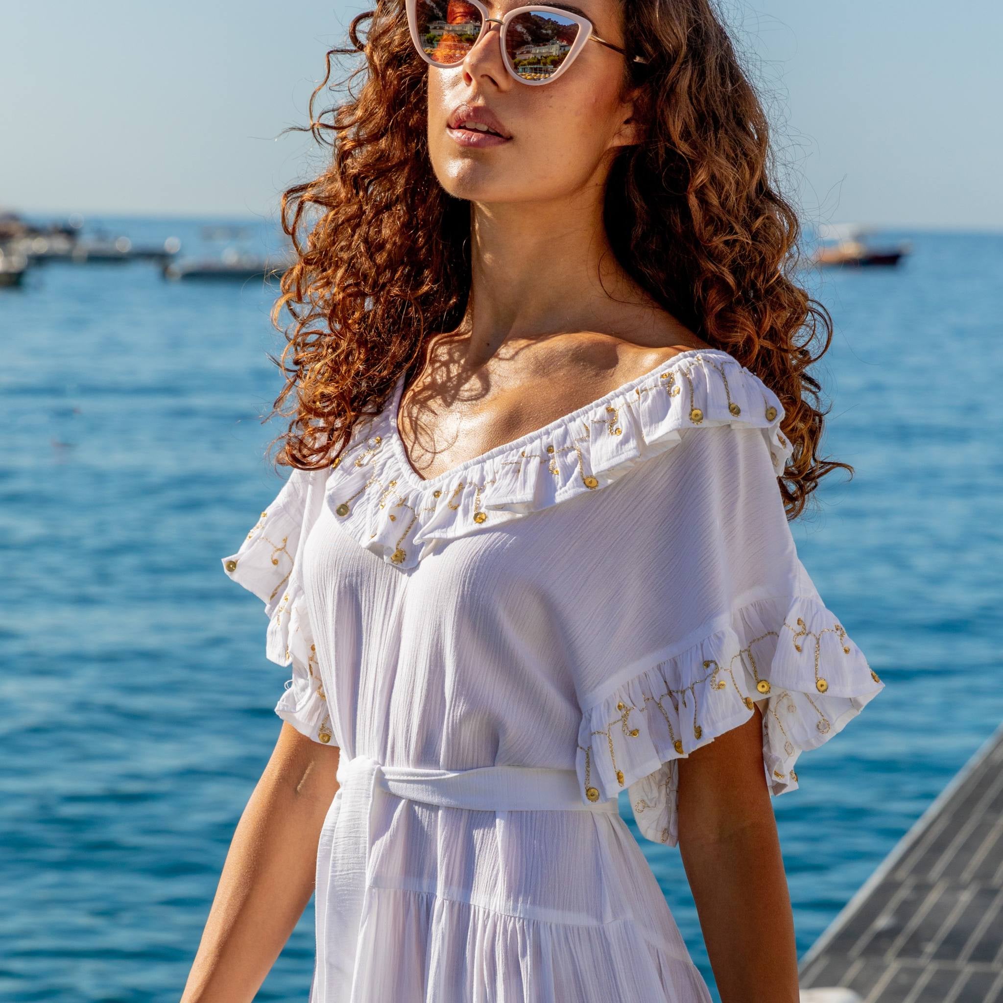 White cotton beach dresses to wear on a Caribbean Cruise by Lindsey Brown 